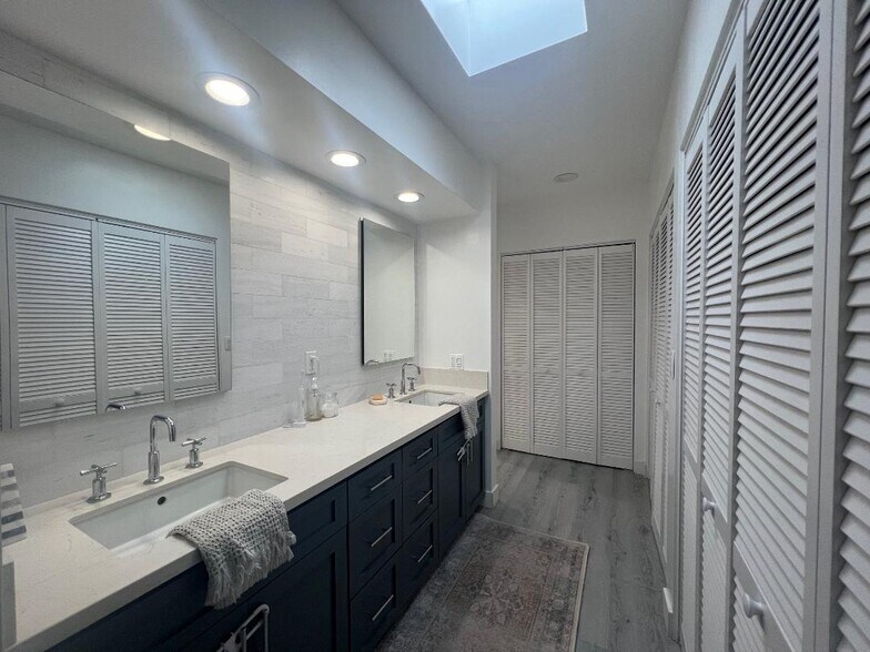 Building Photo - 13065 Mindanao Way