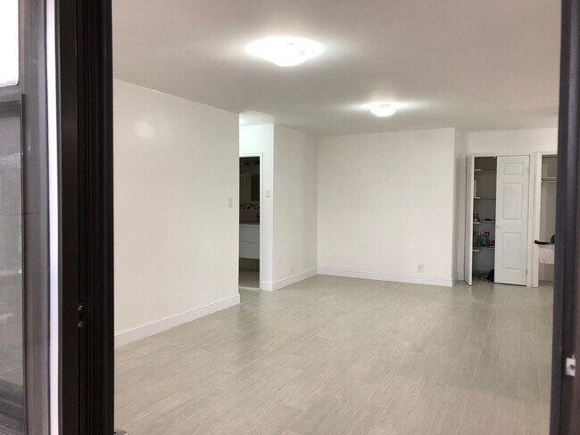 Building Photo - 280 Marin Blvd