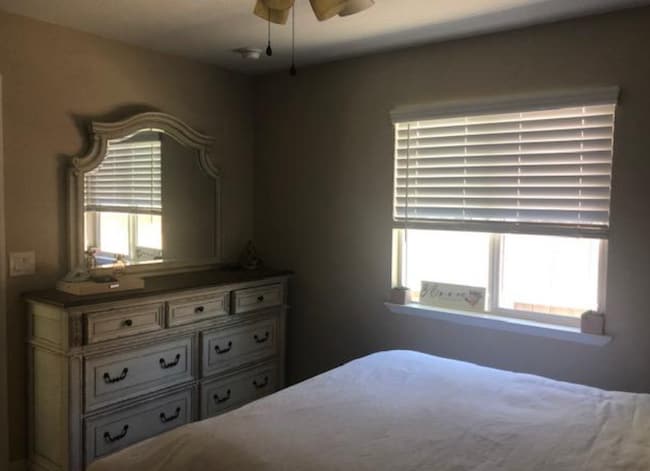 Building Photo - ADORABLE 1 Bedroom Home w/ TONS of Extras!...
