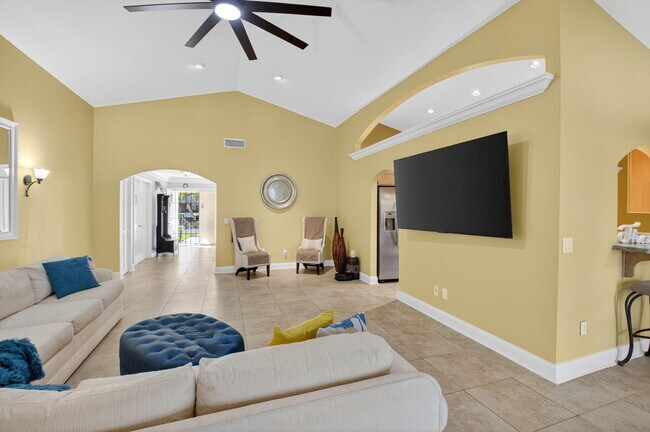 Building Photo - 190 Temple Ave