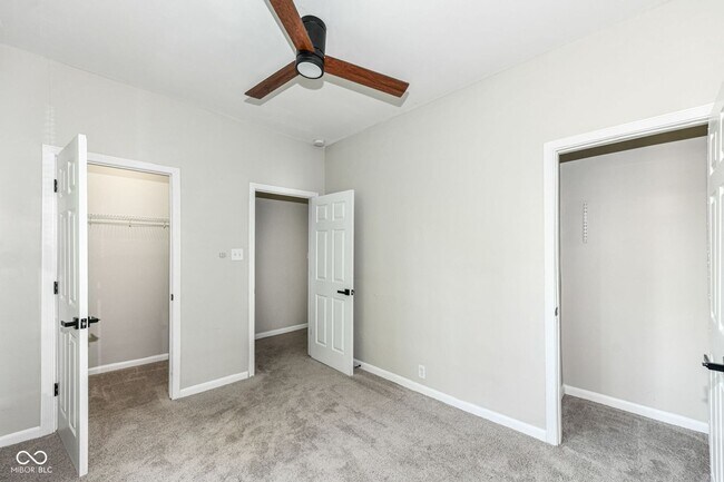 Building Photo - Three Bedroom Duplex Located Near Meridian St and 30th Street