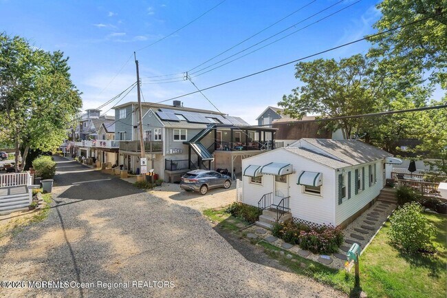Building Photo - 9 Gravelly Point Rd