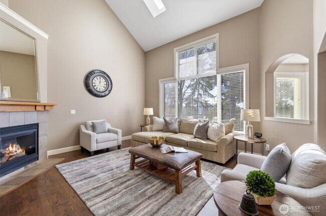 Building Photo - Luxury Living in sought after Sterling Woods