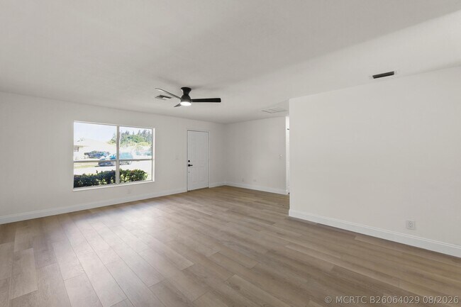 Building Photo - 7406 Willow Spring Cir N
