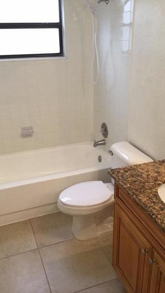 Building Photo - 1473 Lake Crystal Dr