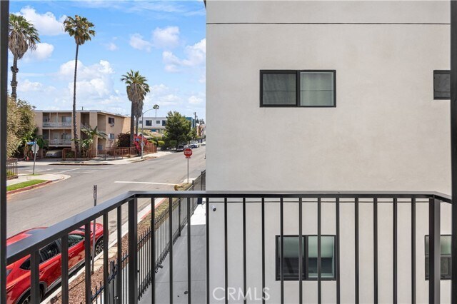 Building Photo - 443 N Harvard Blvd