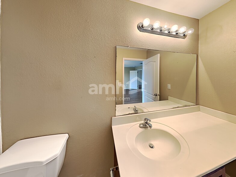 Building Photo - 9211 Mission Run