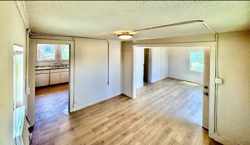 Building Photo - 528 Park Ln