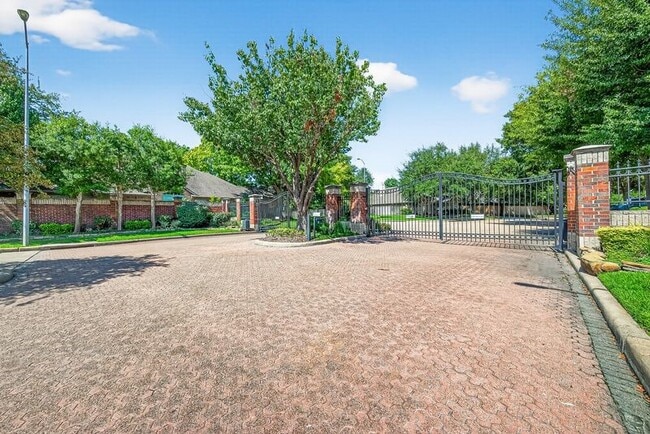 Building Photo - 1106 Parkhaven Ln
