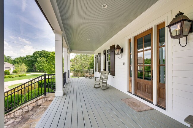 Building Photo - A timeless Cape Cod-style estate!