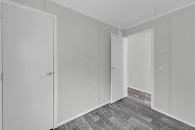 Building Photo - SPECTACULAR PRICE CALL TODAY TO RESERVE!