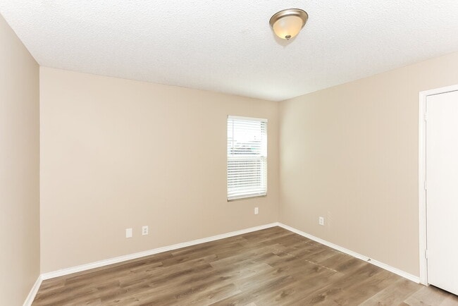 Building Photo - 8761 Stonebriar Ln