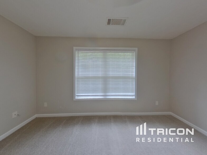 Building Photo - 315 Avonlea Dr