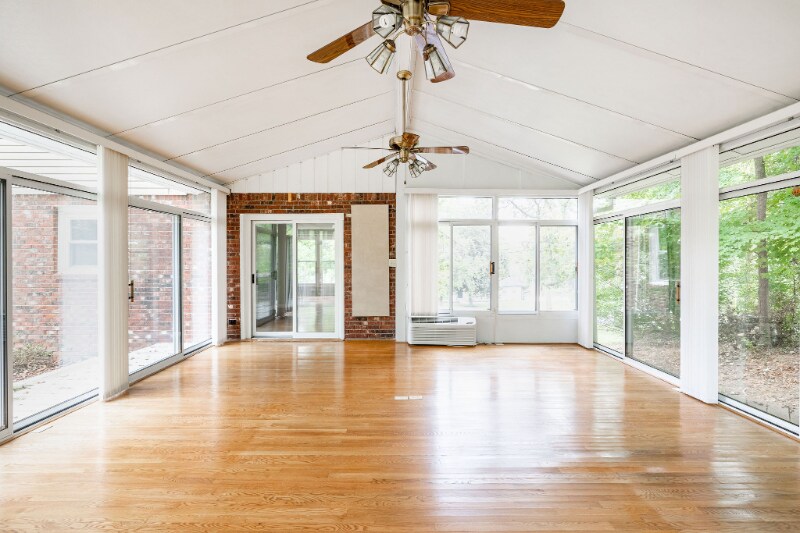 Building Photo - 924 Saundersville Ferry Rd