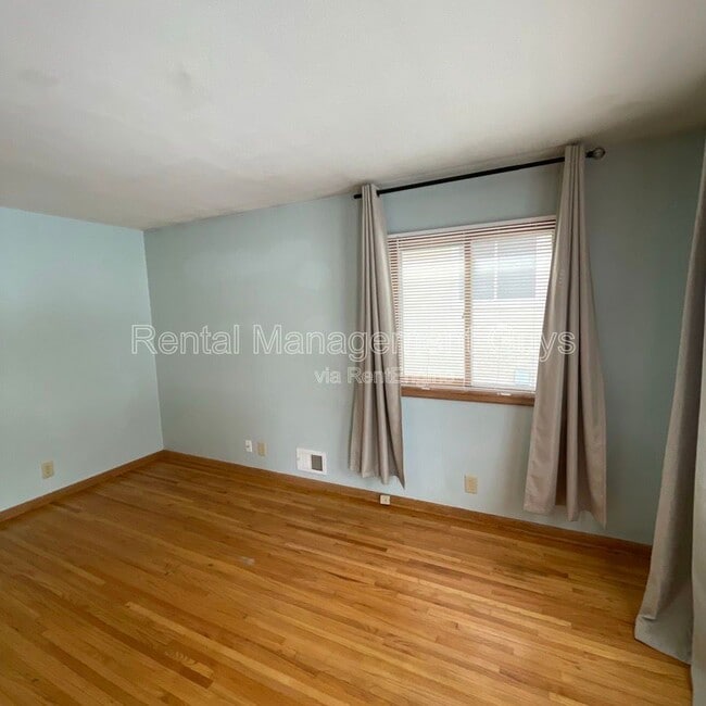 Building Photo - 5743 Xerxes Ave S