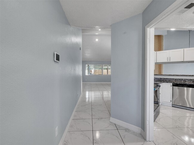 Building Photo - 6410 Barrygate Dr