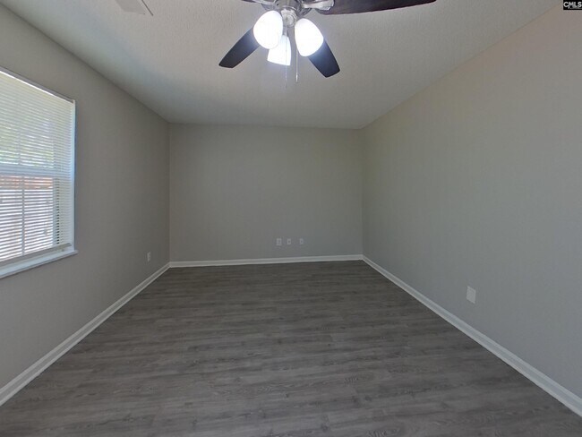 Building Photo - 5 High Glen Ct