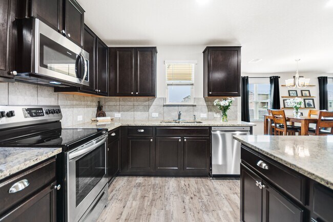 Building Photo - 432 Salt Fork