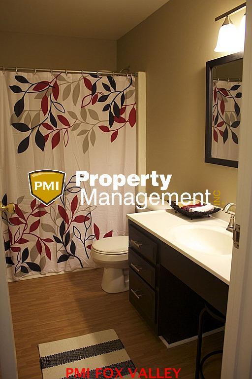 Building Photo - 2 Bedroom condo unit Appleton