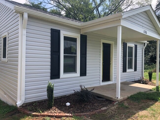 Building Photo - 126 Eden St NW