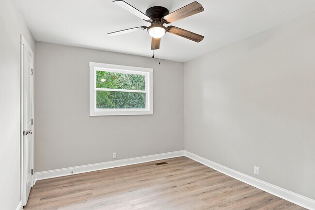 Building Photo - 508 Hiawatha Cir