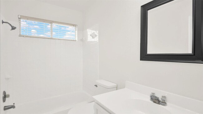 Building Photo - 641 Fort Thomas Pl