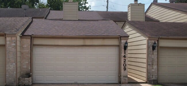 Primary Photo - 14209 Briarsage Ct