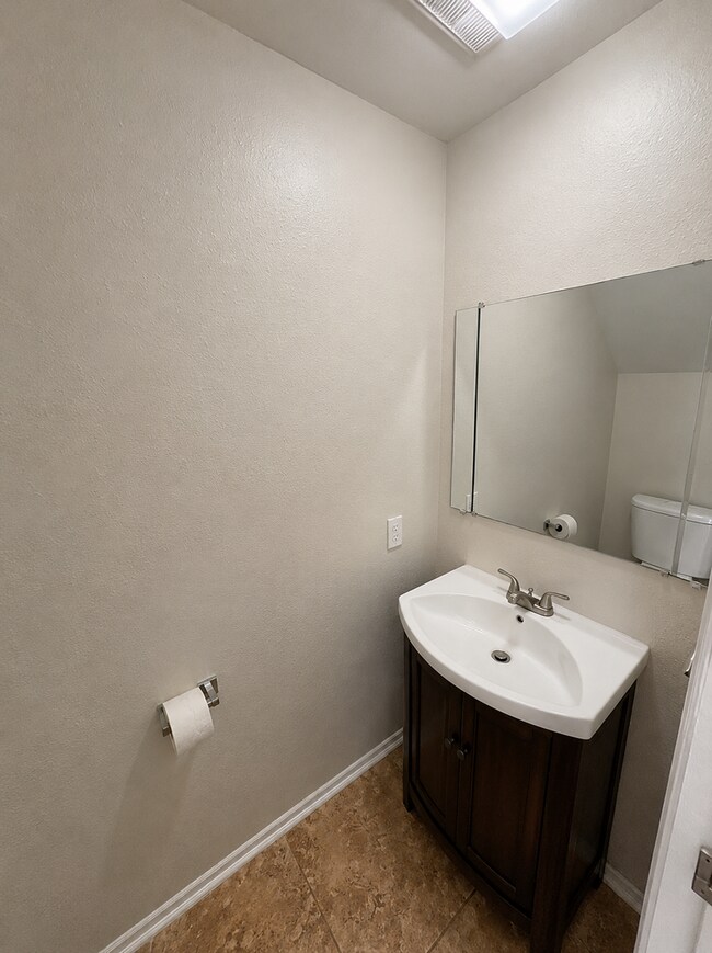 Building Photo - 1026 Fabulous Dr