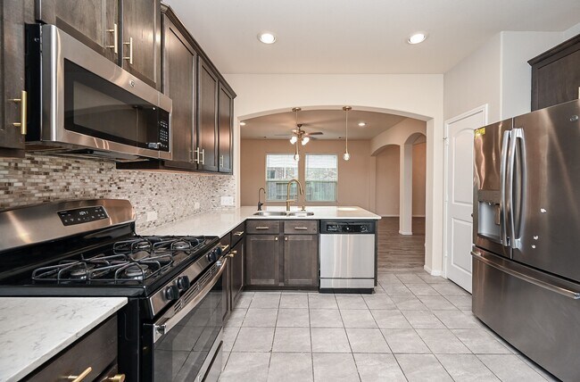 Building Photo - 23919 Villa Lisa Dr