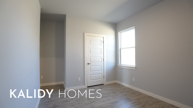 Building Photo - 303 Kirks Holw