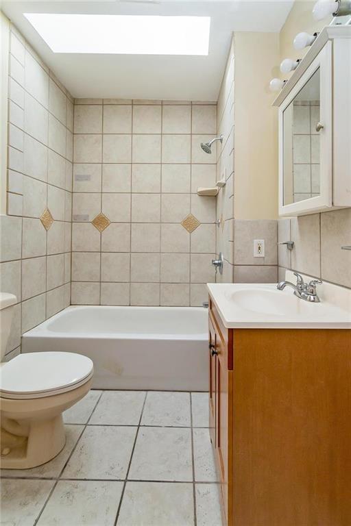 Building Photo - 427 Front St