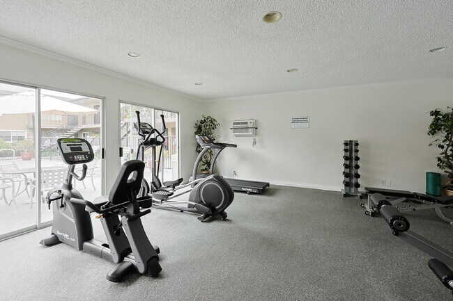 Building Photo - 2-Bed, 1.5-Bath Condo in Convenient El Cajon Location