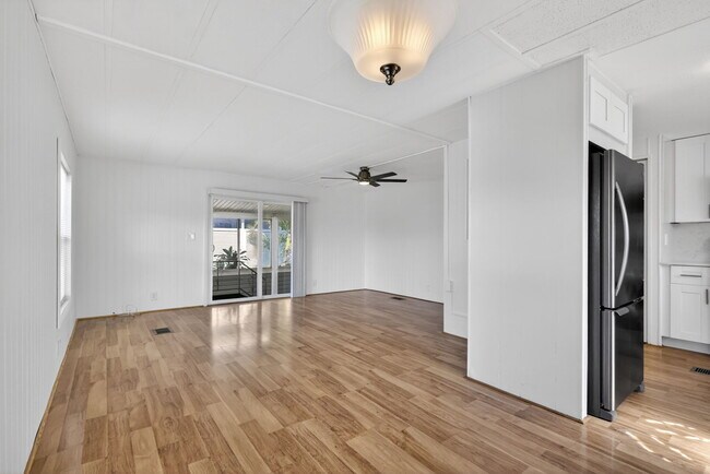 Building Photo - 65 Relaxed Cir
