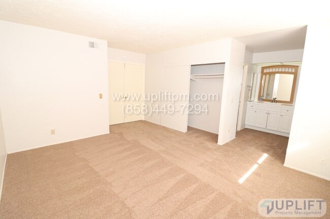 Building Photo - 3 Bed, 2 Bath Home w/ Central HVAC, 2 Car ...