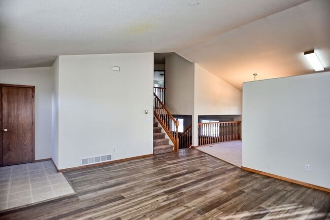 Building Photo - Charming 3 Bedroom Across from Playground & Large Fenced Yard