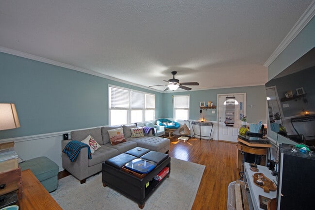 Building Photo - 314 Woodhaven Dr
