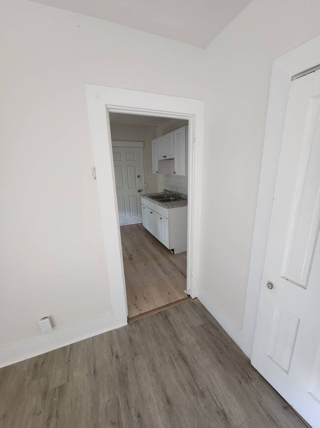 Building Photo - 2186 E 89th St