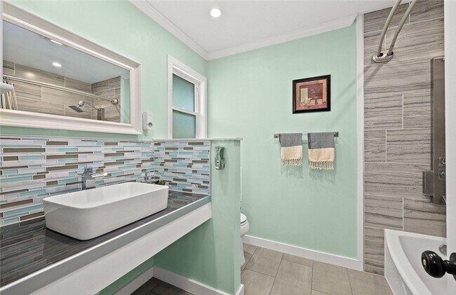 Building Photo - 12482 Farndon Ave