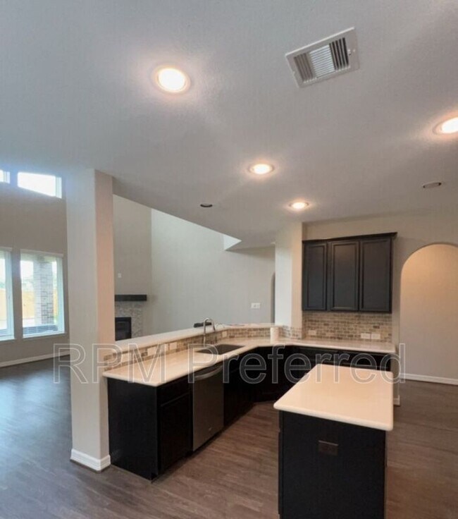 Building Photo - 14615 Birchwood Falls Trail