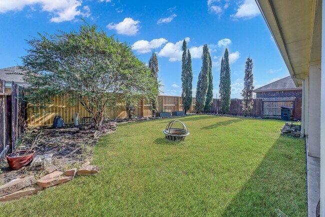 Building Photo - 23310 E Pine Ivy Ln