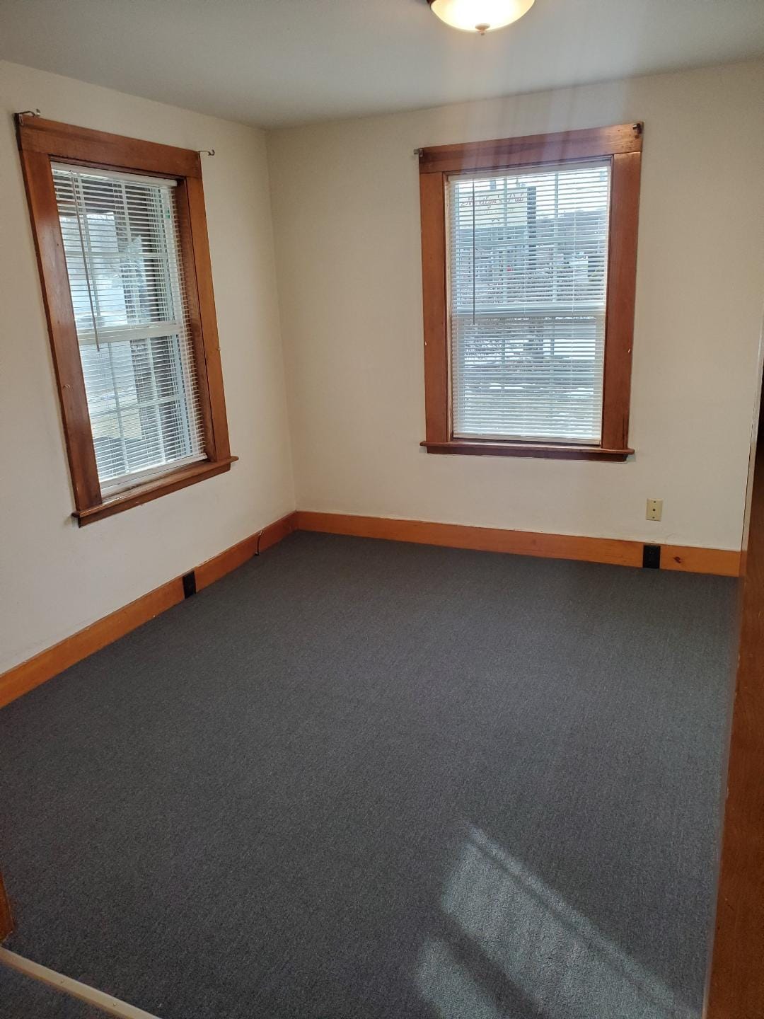 Building Photo - 374 Broad St