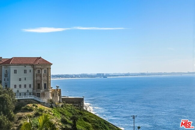 Building Photo - 18065 Coastline Dr