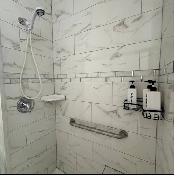 Building Photo - 441 Manor Pl NW