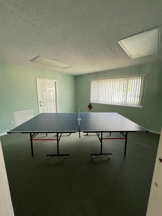 Building Photo - 2Bed/2Bath in the heart of Daytona Beach w...
