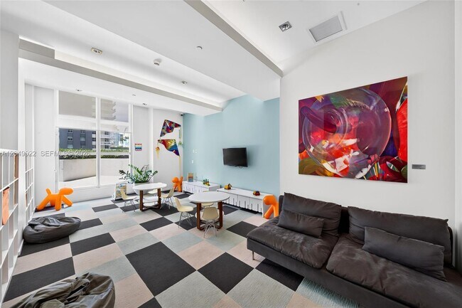 Building Photo - 1100 S Miami Ave