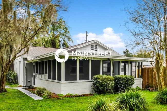 Building Photo - 3 Bedroom Pet-Friendly Home in KISSIMMEE, FL with Main Street Renewal