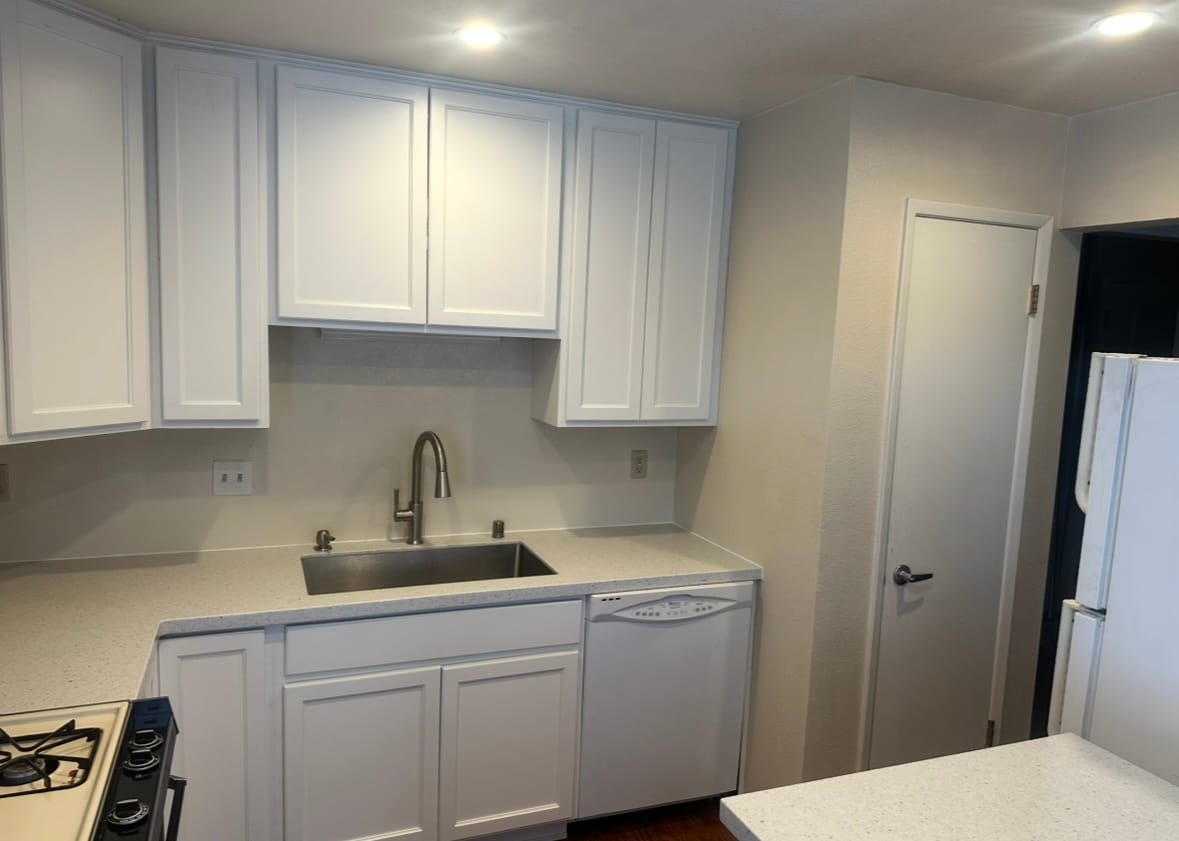 Kitchen - 173 Park Place Dr