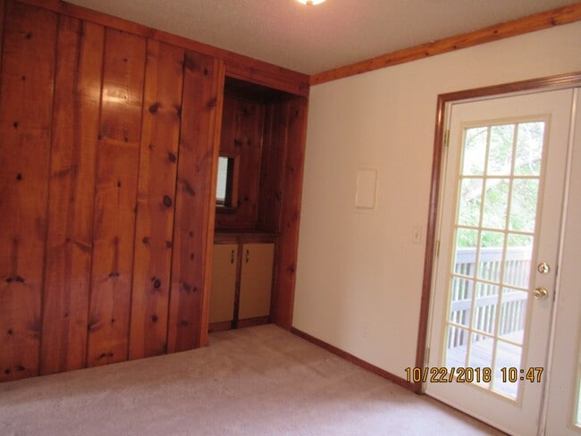 Building Photo - MOVE IN SPECIAL: $200 OFF THE FIRST FULL M...