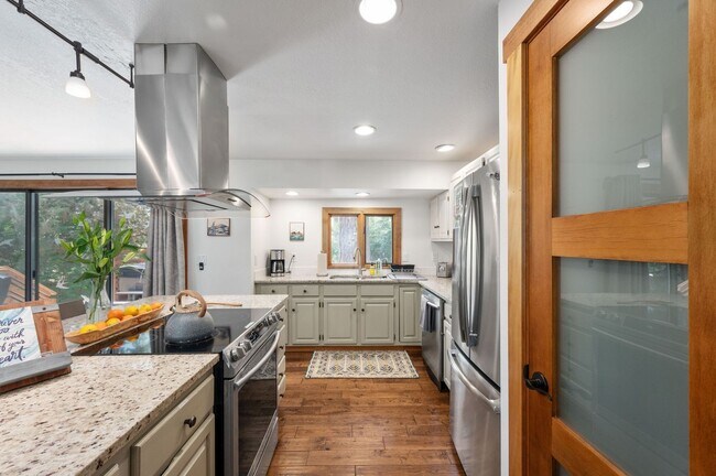 Building Photo - Available NOW thru Dec. 15th, 2025   ***La...