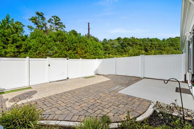 Building Photo - 156 Parmelee Dr